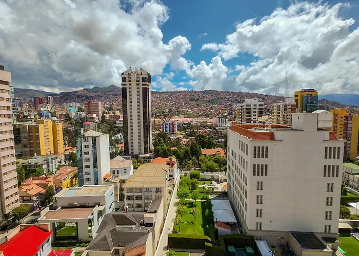 Comodo Amplio Con Lindas Vistas Sector Embajadas Piso Alto