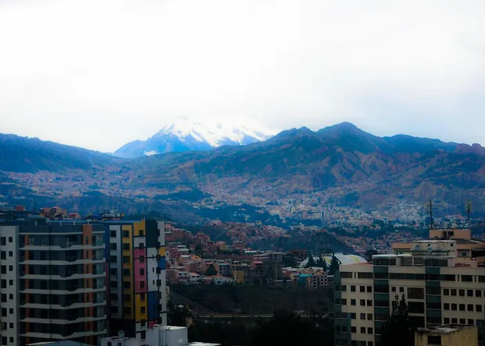 Comodo Amplio Con Lindas Vistas Sector Embajadas Piso Alto